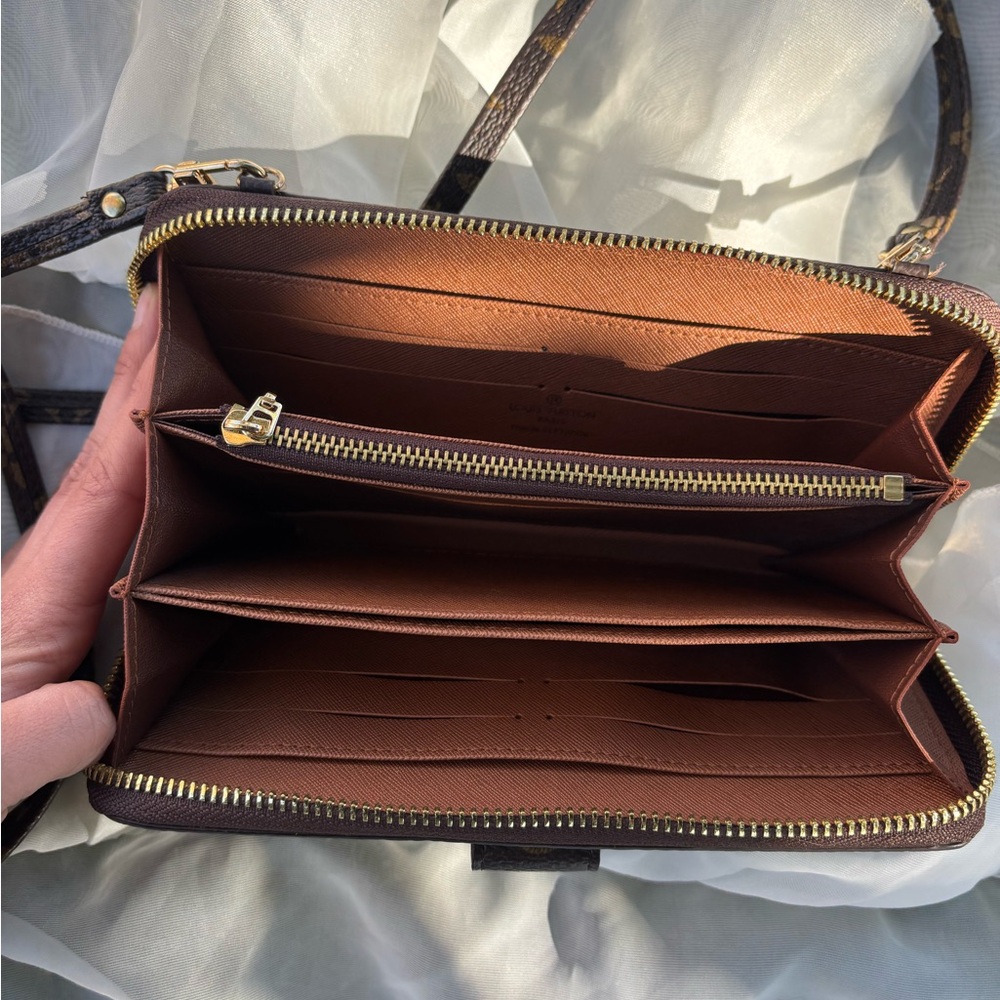Crossbody Bag in Brown Monogram - Picture 4 of 8